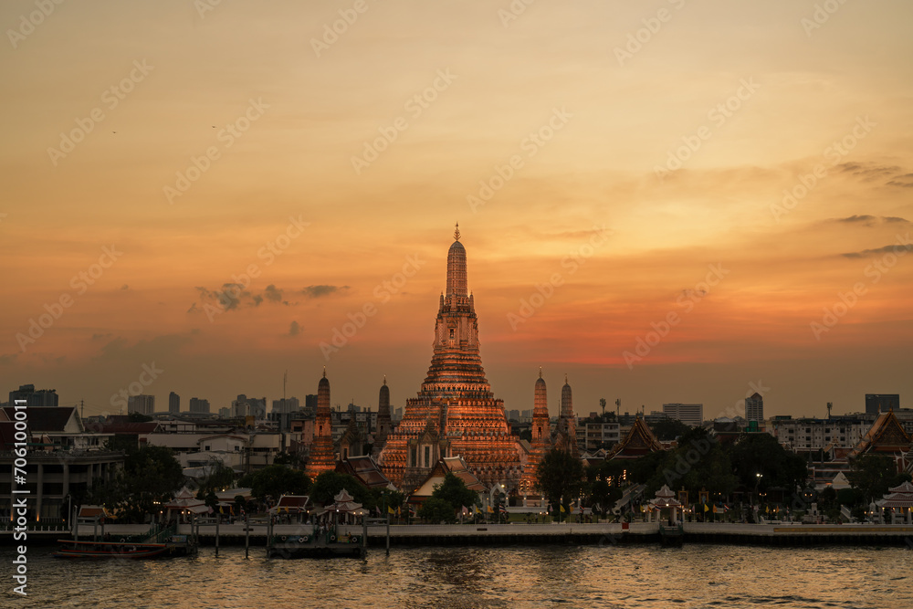 Wat Arun Temple in sunset, Temple of Dawn near Chao Phraya river. Landmark and popular for tourist attraction and Travel destination in Bangkok, Thailand and Southeast Asia concept