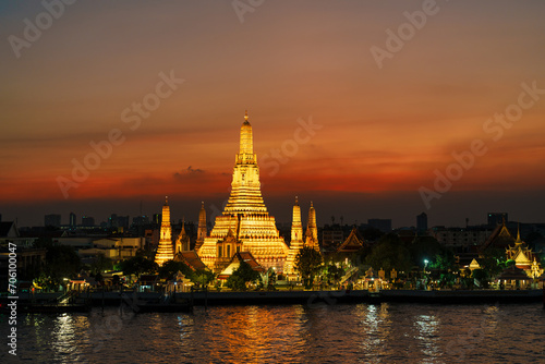 Wat Arun Temple in sunset, Temple of Dawn near Chao Phraya river. Landmark and popular for tourist attraction and Travel destination in Bangkok, Thailand and Southeast Asia concept