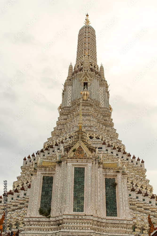 The visiting card of the capital of Thailand is the Buddhist temple Wat Arun