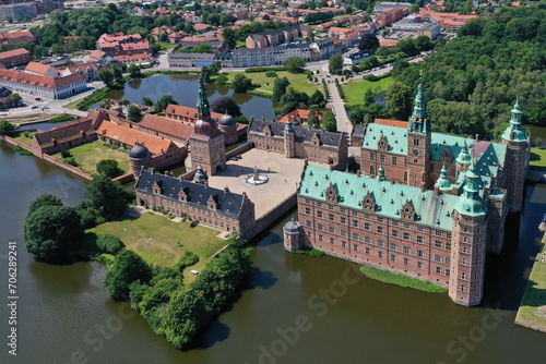 Luftaufnahme Schloss Frederiksborg in Hillerød auf der dänischen Insel Seeland