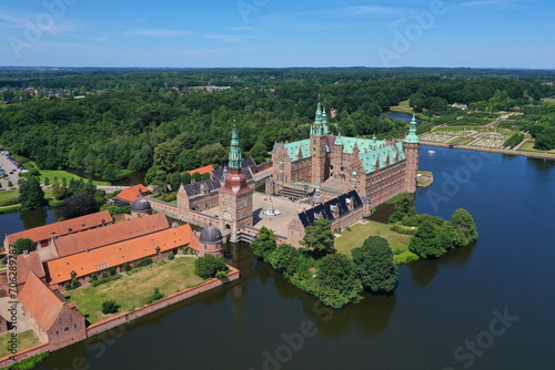 Luftaufnahme Schloss Frederiksborg in Hillerød auf der dänischen Insel Seeland