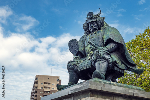 甲府駅前の武田信玄像