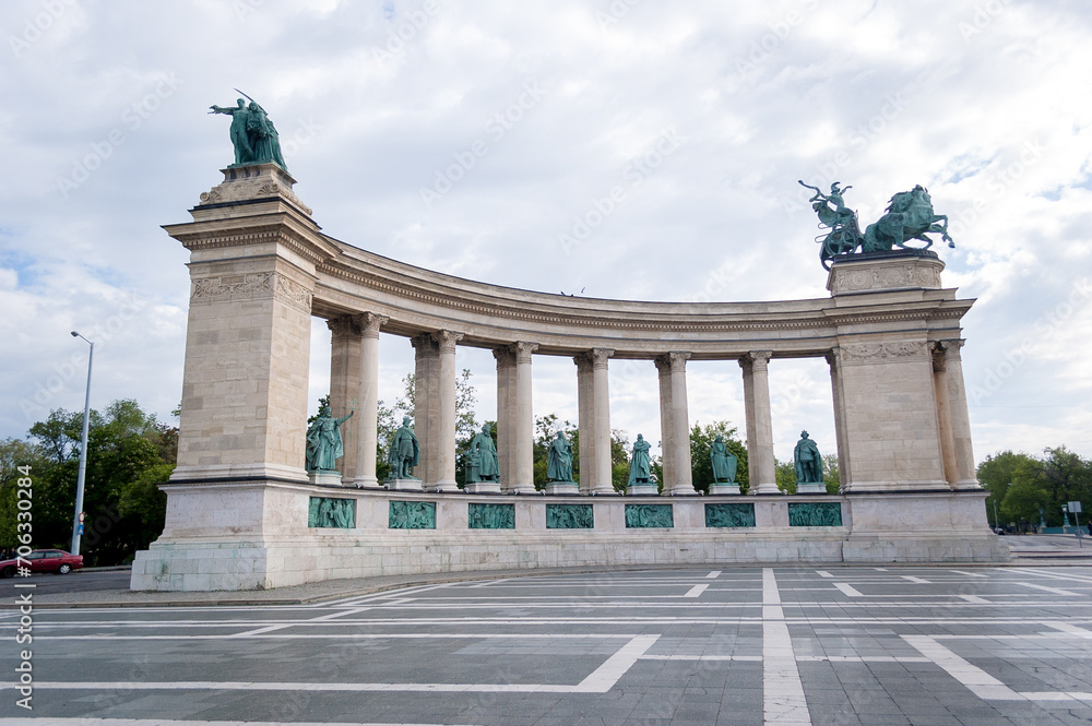Obraz premium One of two colonnades of the Millennium Monument, at the Heroes' Square, Budapest, Hungary