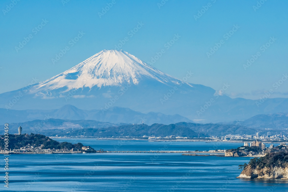 日本の富士山と江ノ島