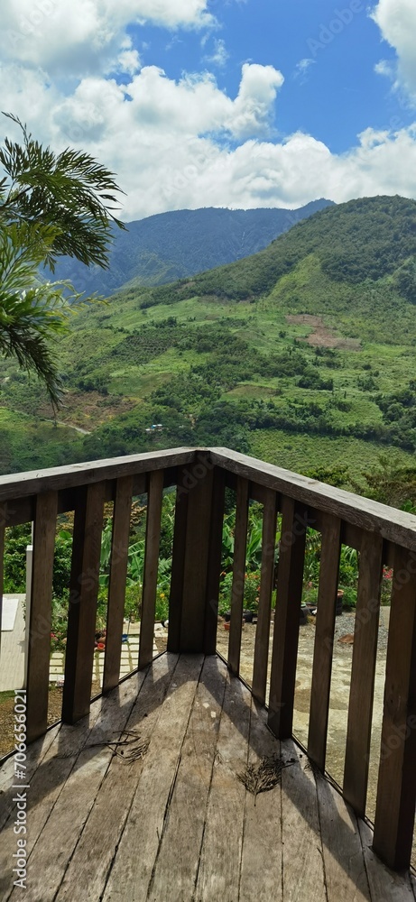 Obraz premium Mountain Bridge View