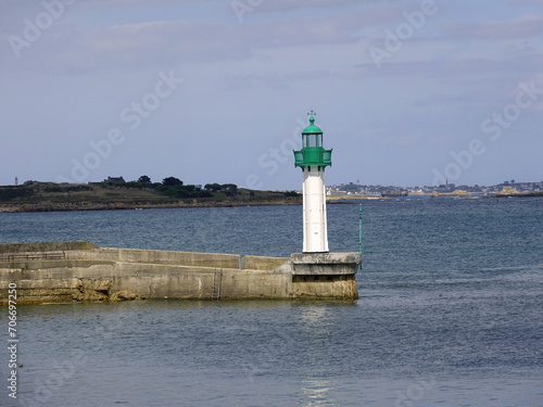 Obraz na płótnie Phare du port de Moguériec à Sibiril w salonie