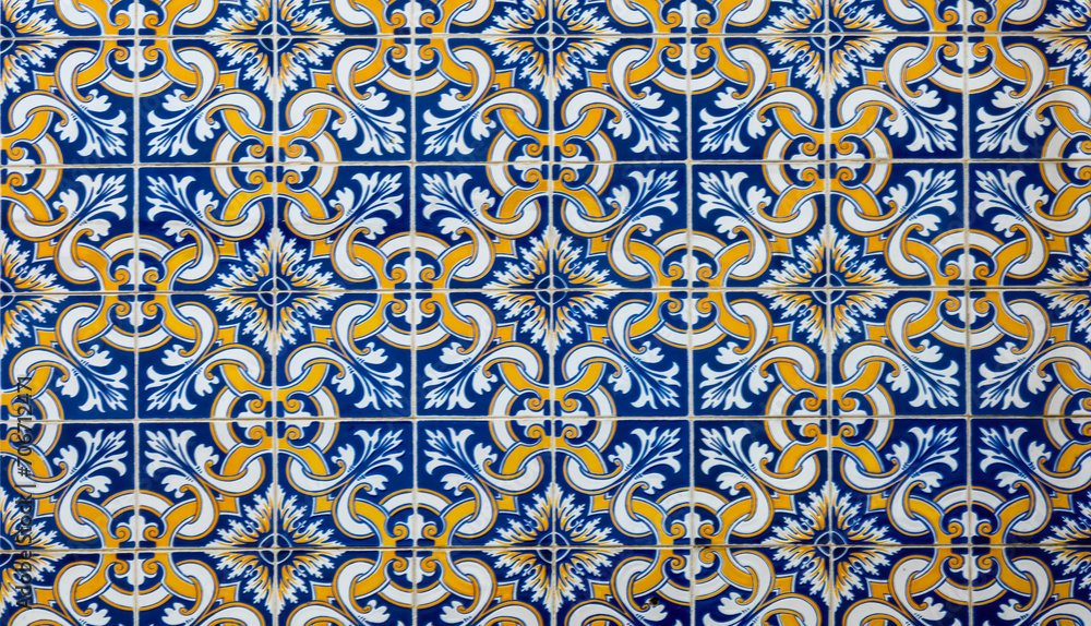 Painel de azulejos portugueses de estilo antigo.