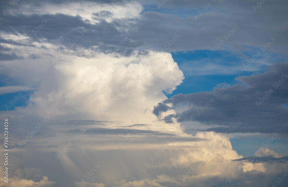 Fototapeta premium Sky with beautiful clouds and blue sky background
