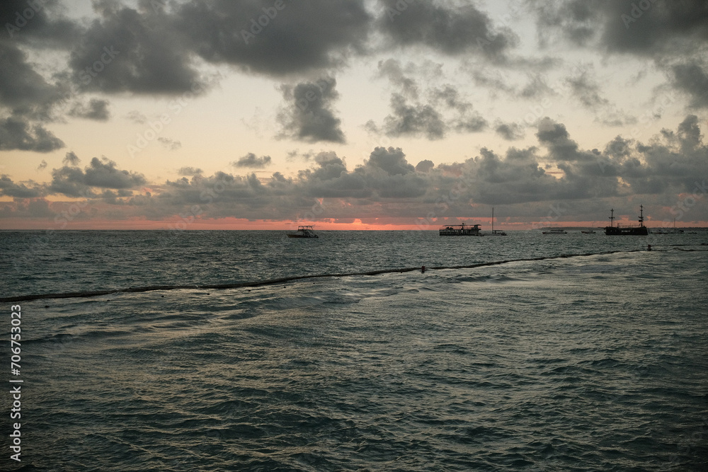 Naklejka premium sunset over the sea