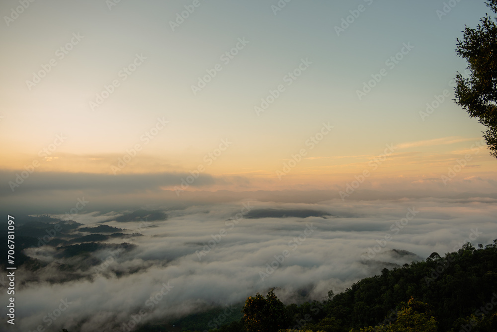 Obraz premium Morning mist on the high mountains.
