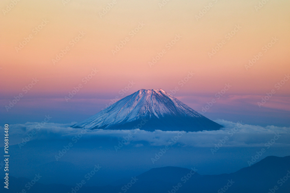 夕焼けの富士山と雲海