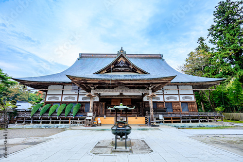 初秋の中尊寺　本堂　岩手県平泉町　Chusonji Temple in early autumn. Iwate Pref, Hiraizumi town.