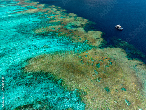 boat at the great barrier reef 