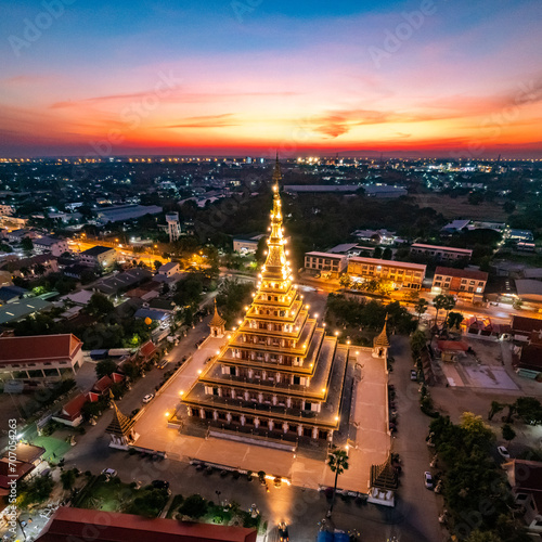 Fotografie Aerial view of Wat Nong Waeng, also known as Phra Mahathat Kaen Nakhon, in Khon