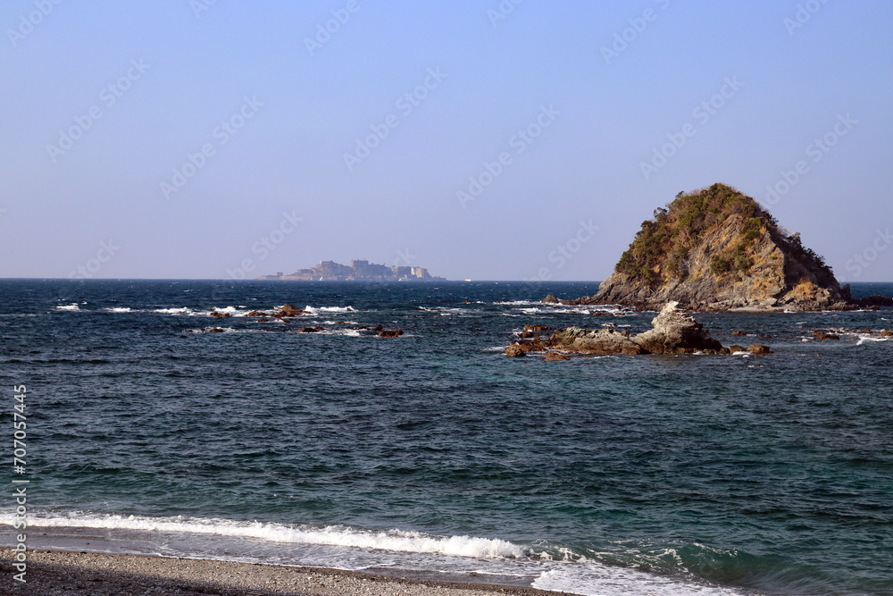 長崎の水仙の里海水浴場からの軍艦島
