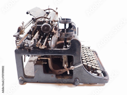 Seitenansicht einer alten mechanische Schreibmaschine - vintage, retro