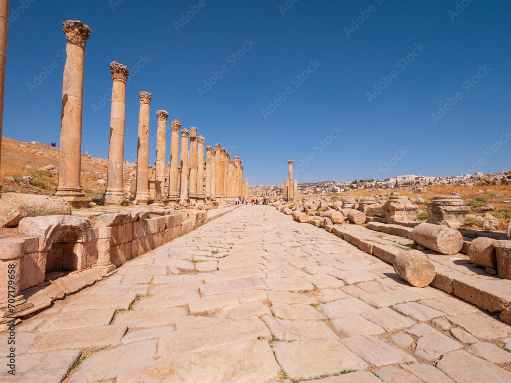 Welcome to the Jerash Archaeological Site in Jordan, an ancient city of the Roman Decapolis, a must-see historical site for tourists