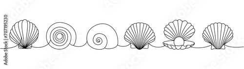 Set of sea shells. Sea shells, mollusks, scallop, pearls. Tropical underwater shells continuous one line illustration. Vector minimalist illustration.