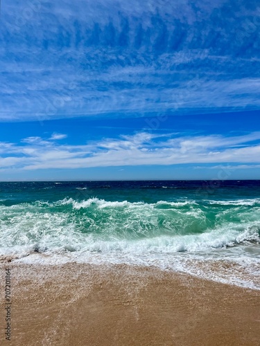 Fresh blue and azure sea  sea horizon background