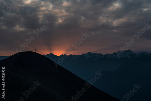 Wallpaper Mural sunrise peak Torontodigital.ca