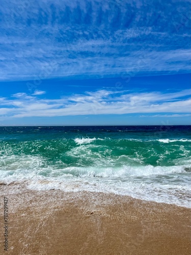 Fresh blue and azure sea  sea horizon background