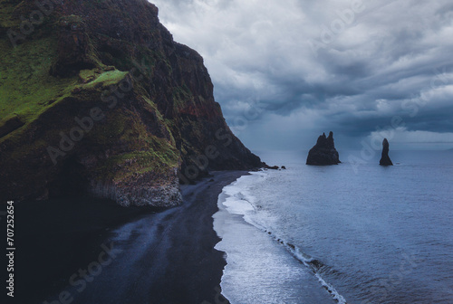 Obraz na płótnie Aerial Reynisfjara Beach w salonie