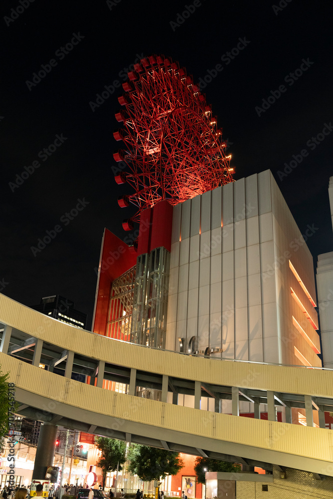 Fototapeta premium 햅파이브 관람차 hep five Ferris wheel in Osaka