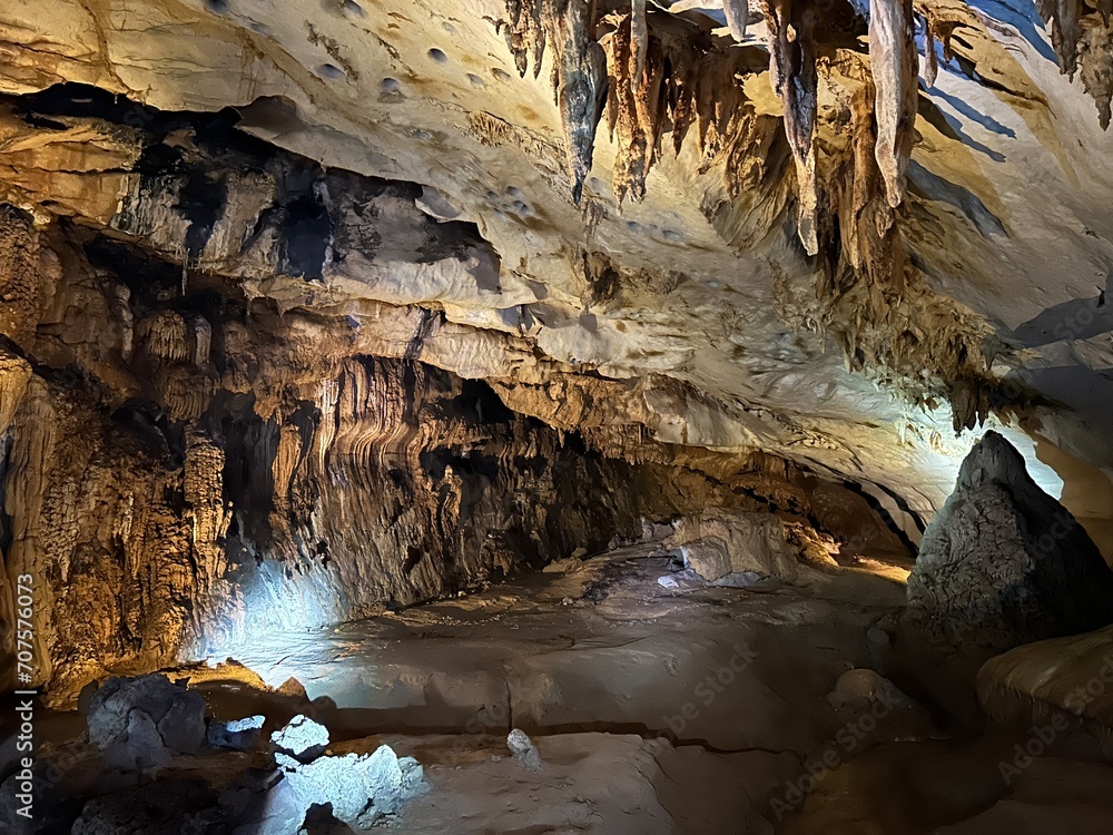 LANG Cave - Show cave tour at Gunung Mulu National Park