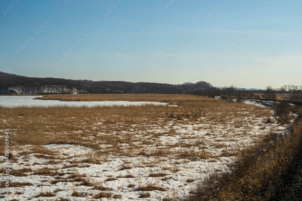 冬の線路と釧路湿原
