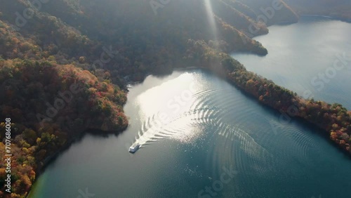 Wallpaper Mural 晩秋の中禅寺湖と遊覧船 1. Torontodigital.ca