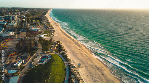 Cuadro en lienzo aerial View of a skate bowl in the white sand beach of Scarborough in Perth duri