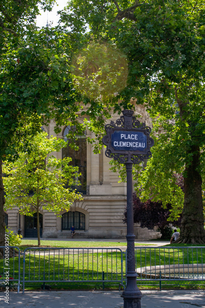 Paris (France) park in the city center