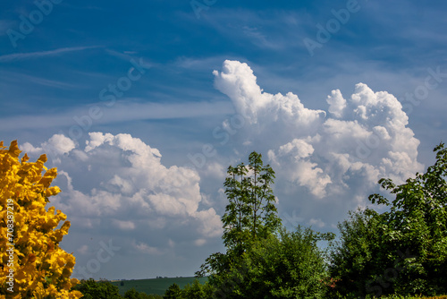 gesichter in Wolken © Roland