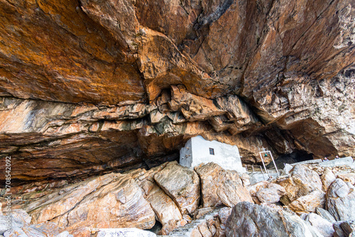 Saint Stephan: The secluded chapel built inside a secluded cave in Syros.