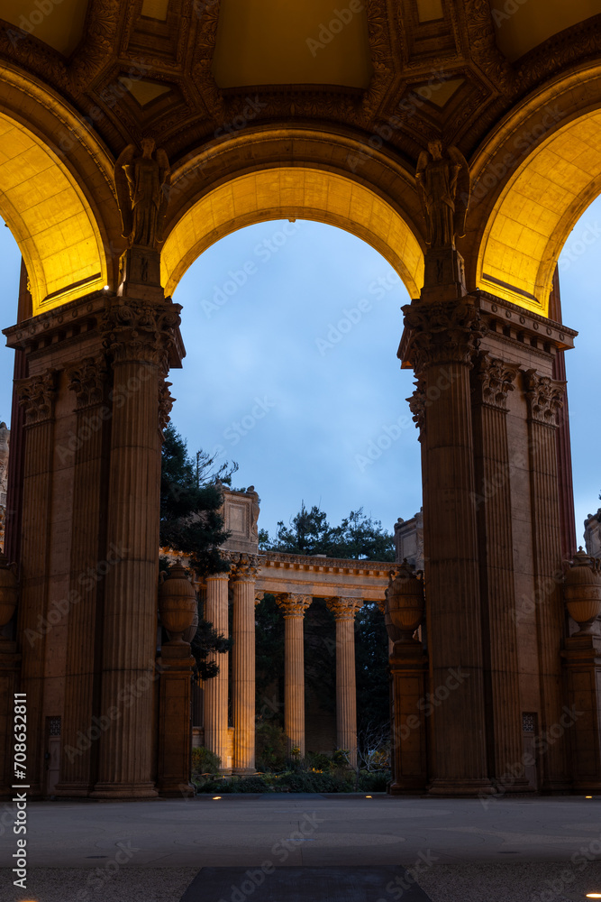Obraz premium Arches in Palace of Fine Arts in San Francisco