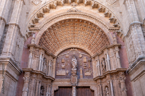 Details of the amazing gothic cathedral of Santa Maria de Majorica in Palma.