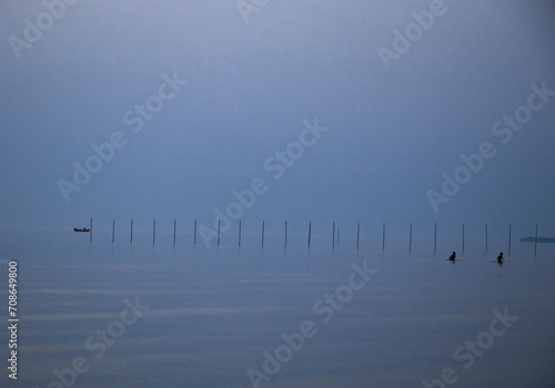 Εκτύπωση καμβά Kids playing faraways in the sea