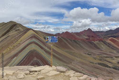 Paisaje montañoso - Montaña de siete colores - Vinicunca - Winicunca - Arcoiris - Perú