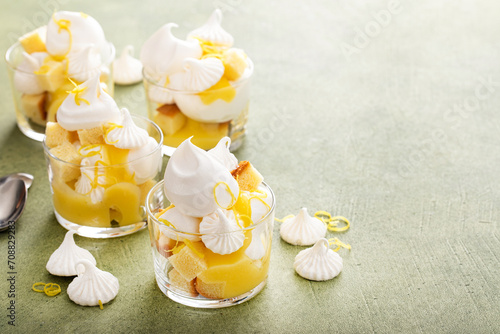 Tableau sur toile Lemon meringue parfait or trifle with pound cake and lemon curd