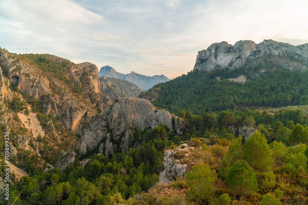 Obraz premium Beautiful landscape with mountains, on a cloudy day