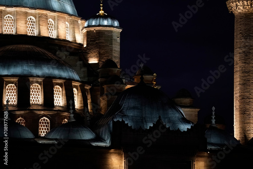 Wallpaper Mural Eminonu yeni cami new mosque in istanbul turkey night view Torontodigital.ca