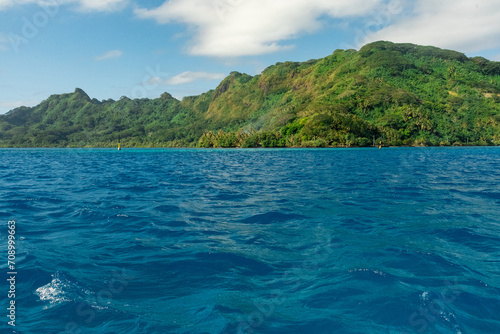Huahine's lagoon, French Polynesia © Azathoth Pics