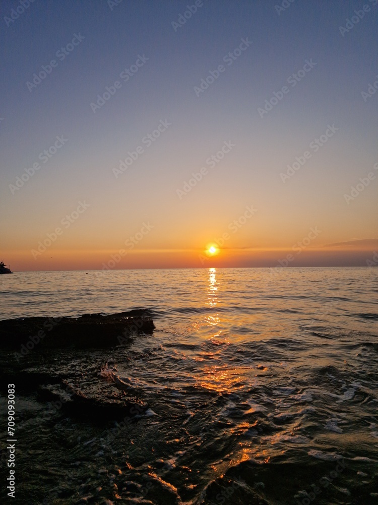 Fototapeta premium sunset over the sea