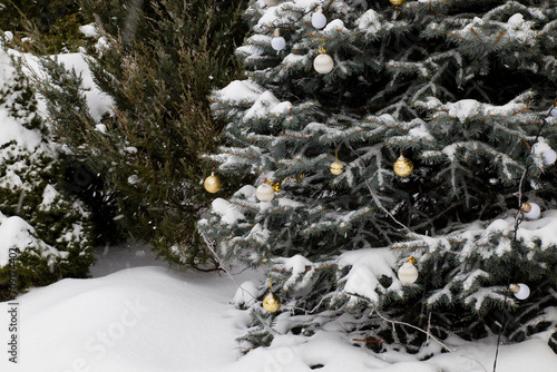Wallpaper Mural Christmas tree with toys and snow Torontodigital.ca