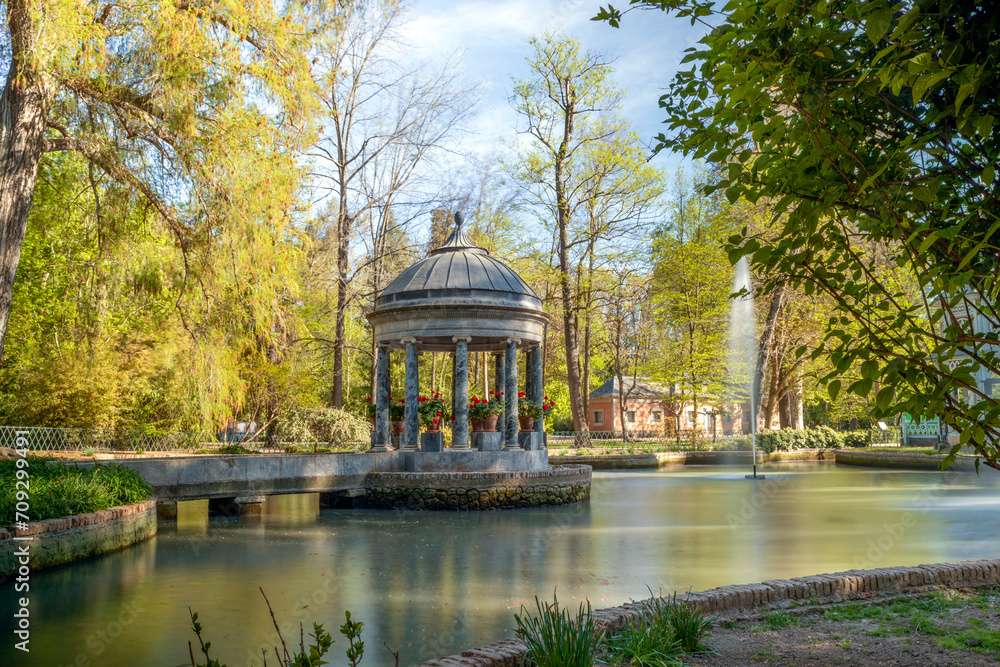 Chinescos Pond in the Jardín del Príncipe in Aranjuez, Madrid, Spain