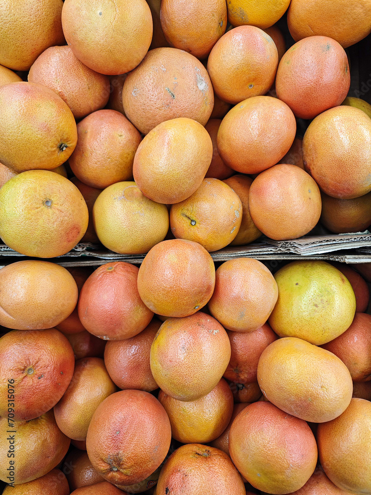 Tangerines on market stall Tangerines on market stall