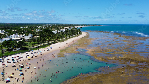 Fototapeta Naklejka Na Ścianę i Meble -  Imagem aérea da praia de Guarajuba, localizada a 42 km de Salvador, no município de Camaçari, Bahia, Brasil