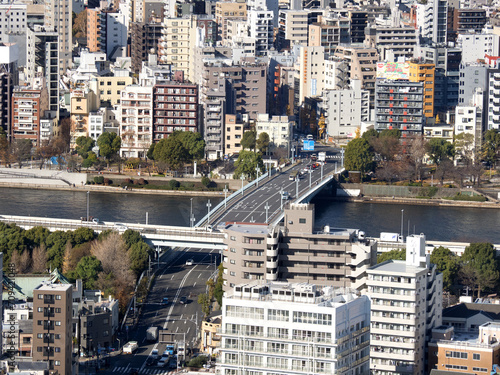 東京の住宅街 隅田川と言問橋