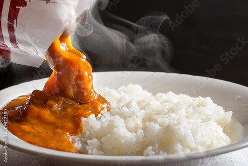 レトルトカレ－をご飯にかける