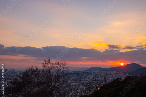 夕暮れ時の町並み